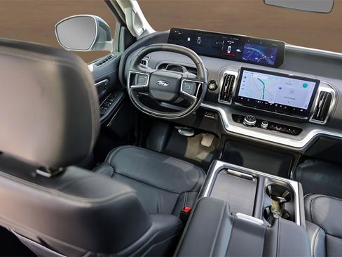 Used 2025 Ford Expedition Max Platinum w/ Driver's Package image 28