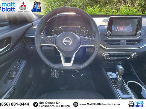 Used 2024 Nissan Altima 2.5 SV image 6