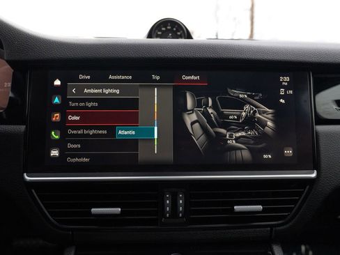 Used 2023 Porsche Cayenne Platinum Edition image 25