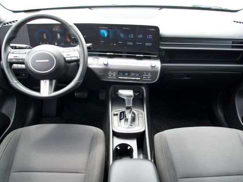 Used 2025 Hyundai Kona SEL FWD image 11