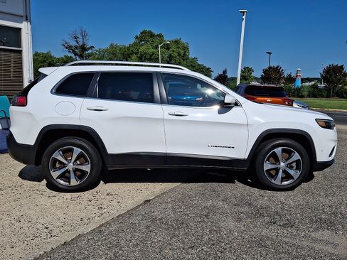 Used 2019 Jeep Cherokee Limited w/ Luxury Group AWD/4WD image 7
