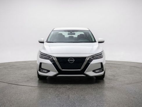 Used 2025 Nissan Sentra SV image 2