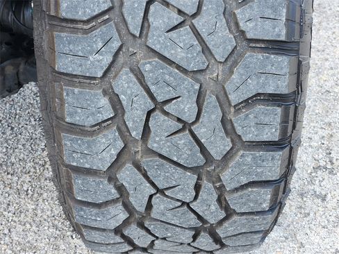 Used 2019 Nissan Titan Platinum Reserve w/ Platinum Utility Package image 10