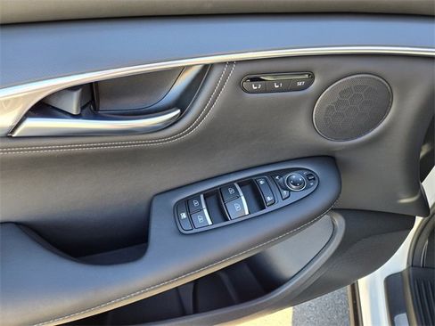 Certified 2025 INFINITI QX55 Luxe w/ Cargo Package image 23