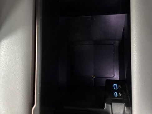 Used 2024 Toyota Sienna XLE image 38