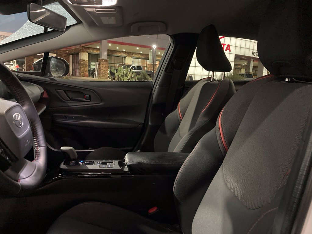 Used 2026 Toyota Prius Plug-In Hybrid FWD image 10