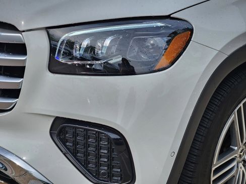 Used 2025 Mercedes-Benz GLS 450 4MATIC image 8