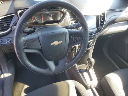 Used 2017 Chevrolet Trax LS AWD/4WD image 12