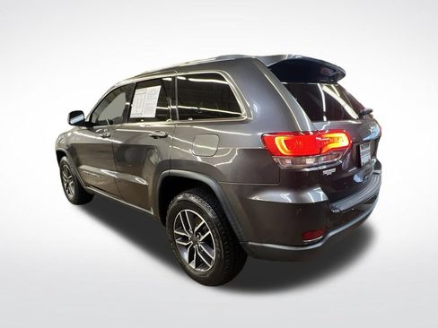 Used 2019 Jeep Grand Cherokee Laredo w/ 18" Wheel & 8.4" Radio Group RWD image 4
