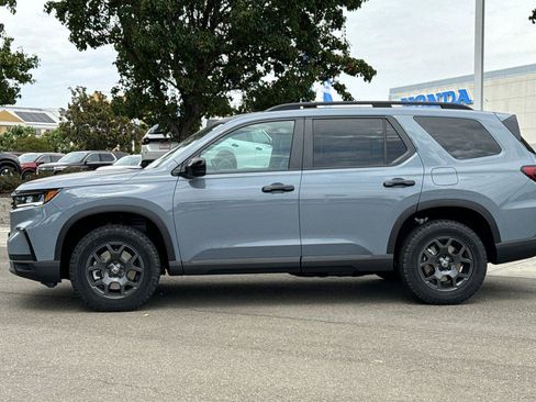New 2025 Honda Pilot TrailSport image 7