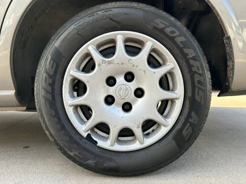 Used 1999 Nissan Maxima SE FWD image 25