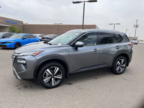 Used 2025 Nissan Rogue SL w/ SL Premium Package AWD/4WD image 9