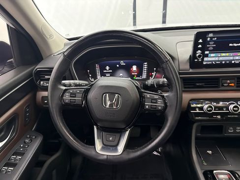 Used 2025 Honda Pilot Elite image 27