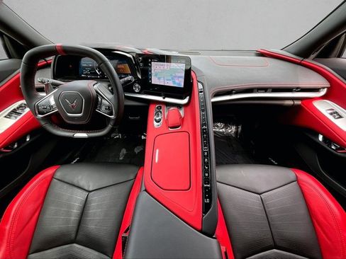 Used 2025 Chevrolet Corvette Z06 RWD image 16