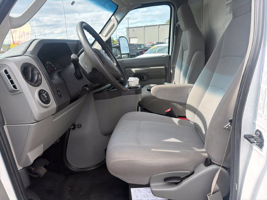 Used 2019 Ford E-450 and Econoline 450 Super Duty w/ Exterior Upgrade Package RWD image 12