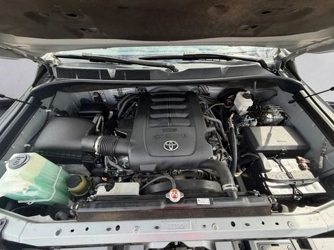 Used 2020 Toyota Tundra SR5 w/ SR5 Upgrade Package AWD/4WD image 36