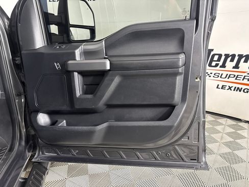 Used 2017 Ford F150 XLT w/ Equipment Group 302A Luxury AWD/4WD image 28
