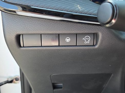 Used 2025 Nissan Kicks SR FWD image 26