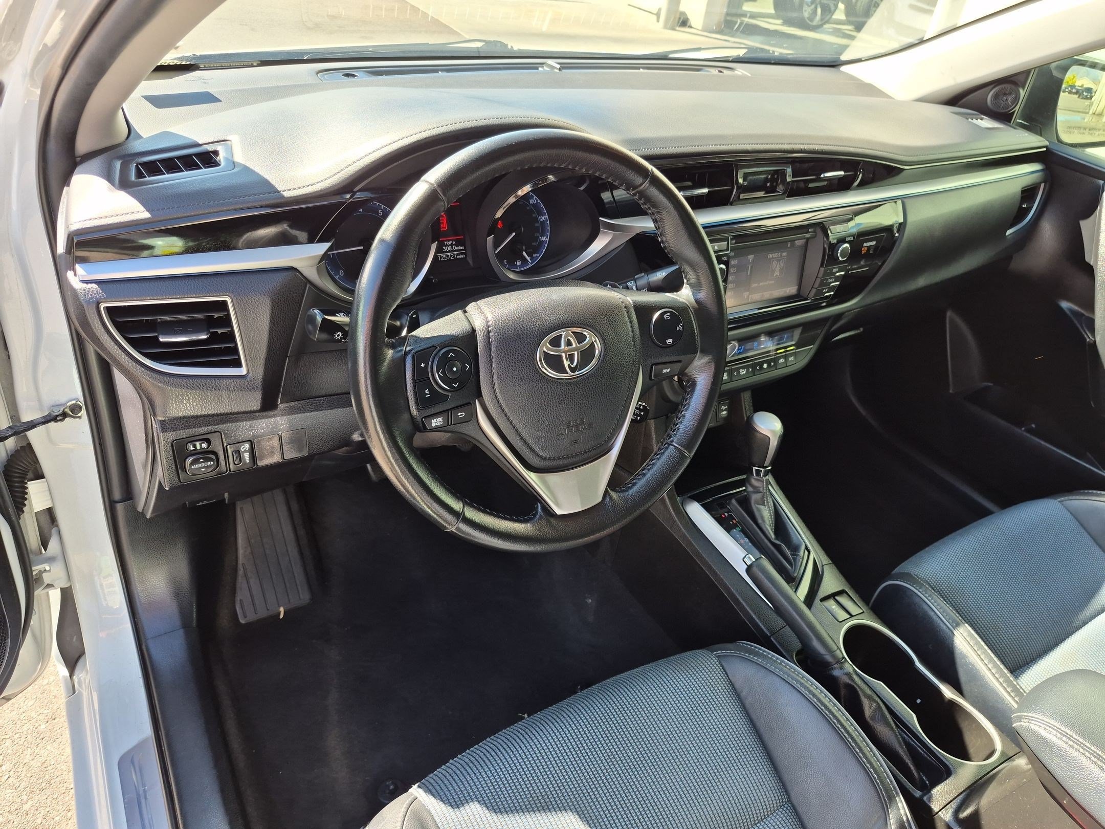 Used 2016 Toyota Corolla S w/ Body Protection Package #1 FWD image 16