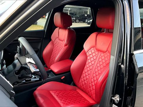 Certified 2025 Audi SQ5 Prestige w/ Prestige Package image 8