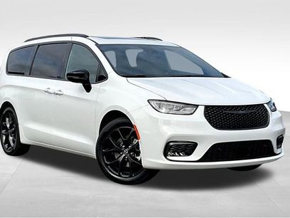 New 2026 Chrysler Pacifica Limited
