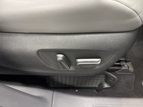 Certified 2022 Toyota Sienna XLE image 11