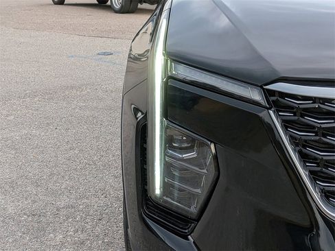 Certified 2025 Cadillac XT4 Premium Luxury image 12