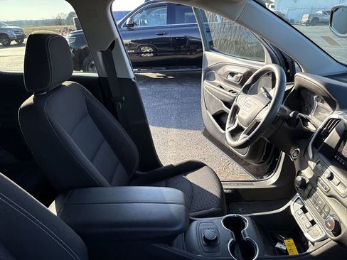 Certified 2022 GMC Terrain SLE image 13