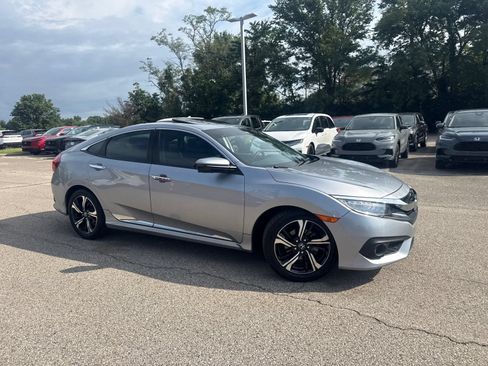 Used 2016 Honda Civic Touring image 21