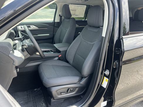 New 2026 Ford Explorer Active RWD image 14