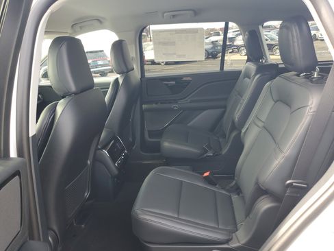 New 2026 Lincoln Aviator AWD image 21
