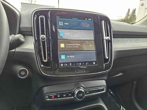 New 2025 Volvo XC40 B5 Plus w/ Climate Package image 28