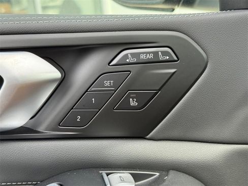 New 2025 BMW X7 xDrive40i w/ Premium Package image 12