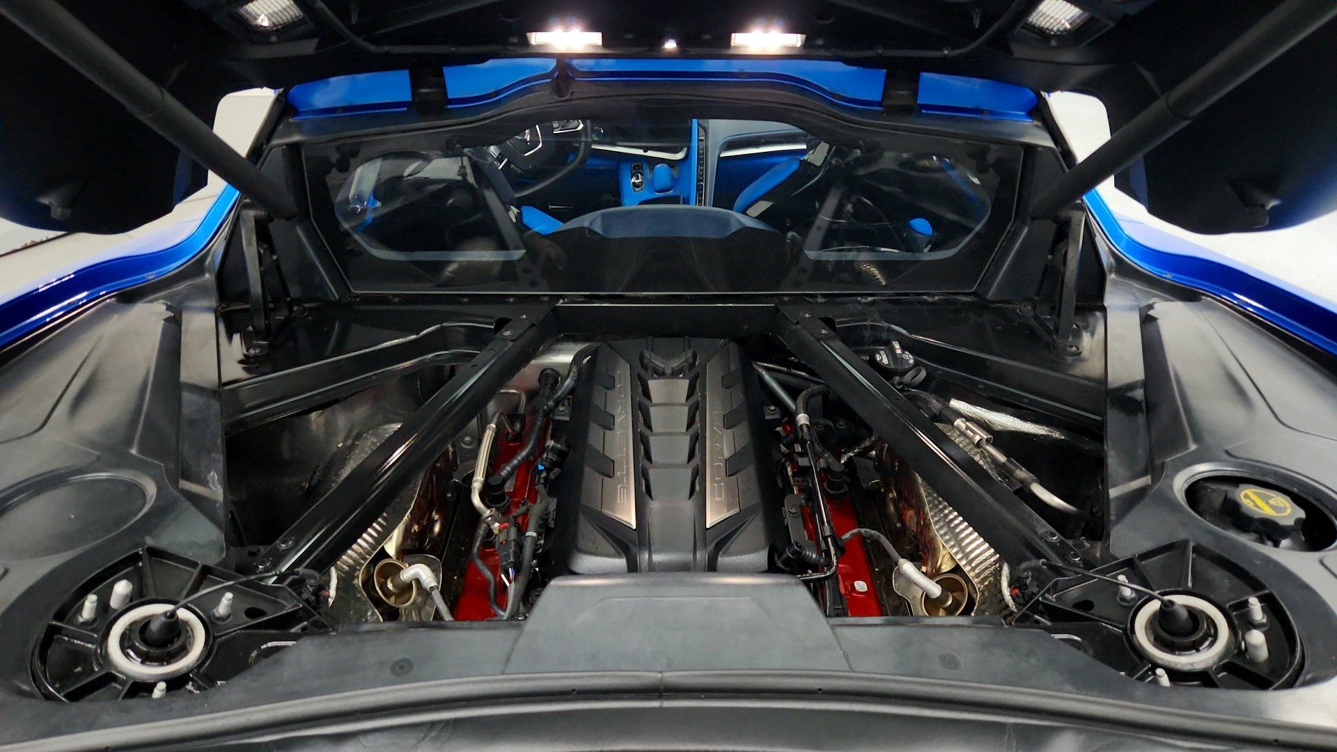 Used 2025 Chevrolet Corvette Stingray Premium Cpe w/ Z51 Performance Package RWD image 23