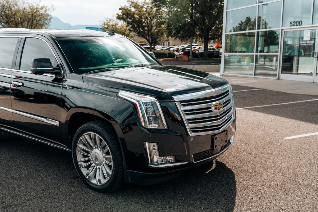 Used 2017 Cadillac Escalade Platinum AWD/4WD image 9