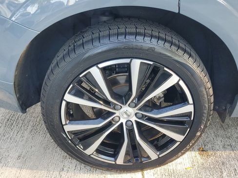 Certified 2023 Volvo XC60 B5 Plus w/ Protection Package Premier FWD image 7