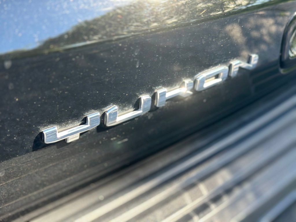 Used 2023 GMC Yukon XL Denali Ultimate AWD/4WD image 16