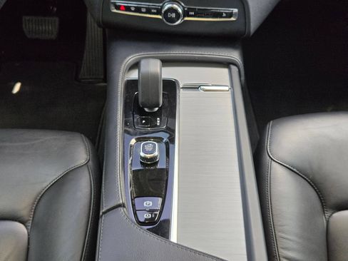 Used 2023 Volvo XC90 B5 Core AWD/4WD image 19