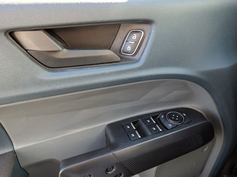 Certified 2025 Ford Maverick XL w/ Equipment Group 102A image 17