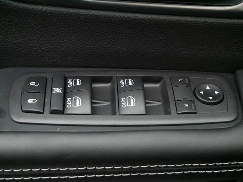 New 2026 Chrysler Pacifica Select image 13