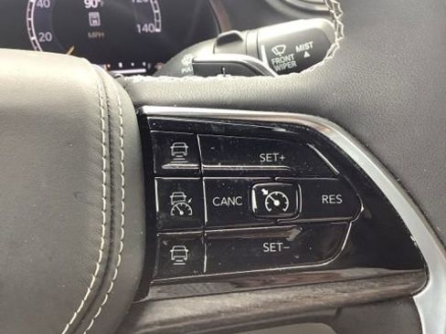 Certified 2023 Jeep Grand Cherokee Overland w/ Luxury Tech Group IV AWD/4WD image 24
