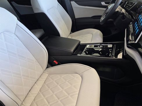 New 2026 Volkswagen Atlas Cross Sport SEL Premium R-Line image 11