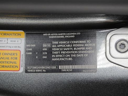 Used 2019 Aston Martin V8 Vantage Coupe RWD image 48
