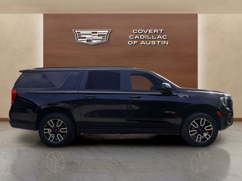 Used 2023 GMC Yukon XL AT4 w/ AT4 Premium Package AWD/4WD image 5