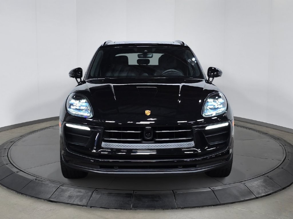 Certified 2026 Porsche Macan AWD/4WD image 10