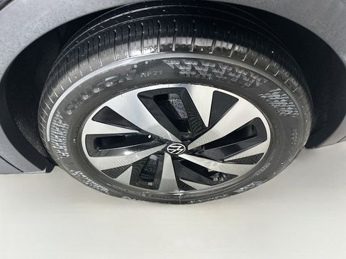 Used 2023 Volkswagen ID.4 Pro image 11