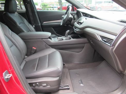 Used 2023 Cadillac XT4 Premium Luxury w/ Driver Assist Package FWD image 9