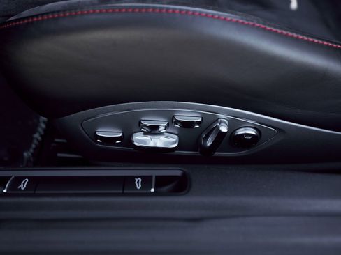 Used 2019 Porsche 911 Targa 4 GTS image 34