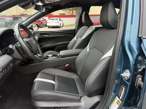 Used 2025 Toyota Camry SE FWD image 26