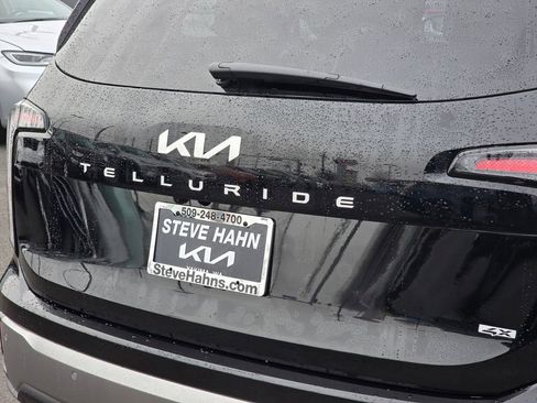 Used 2025 Kia Telluride SX Prestige image 16